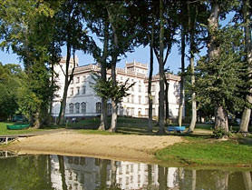 Powiatowy Ośrodek Rehabilitacyjno-Wypoczynkowy 'Pałac' w Przełazach